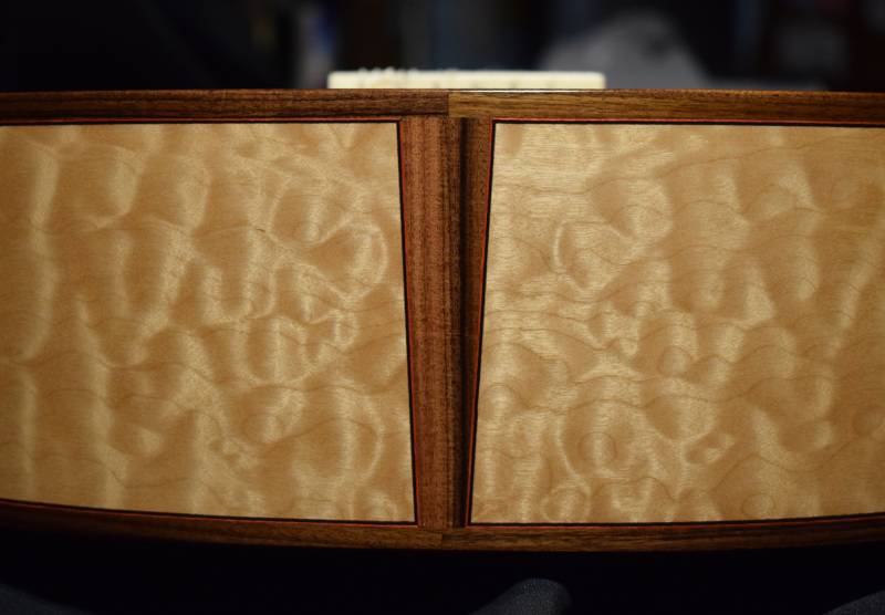 Trim Rosewood binding with a black and red purfling