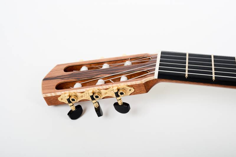 Maple Binding on Headstock