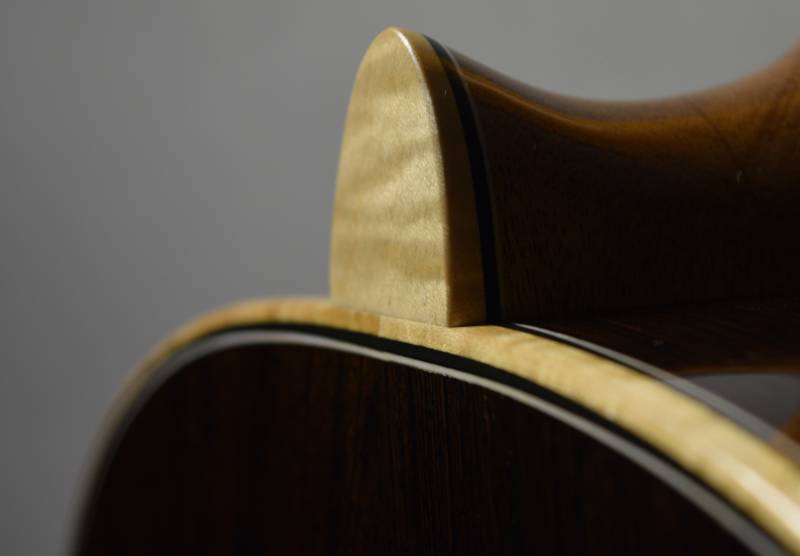 Flame Maple with black and white fiber veneers