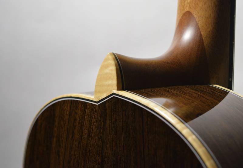 Once again I staggered the heel - moving the neck forward with about 10mm's of the upperbout on one side