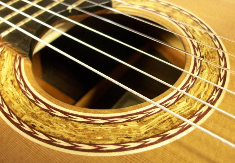 Using a chevron motif around the conglomerate inner ring